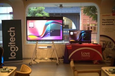 Trải nghiệm Rally Board 65 từ Logitech